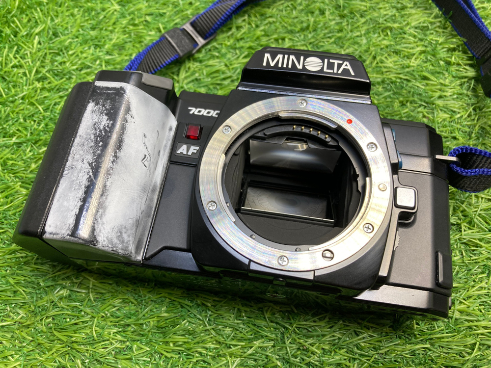 Minolta 7000 + Minolta AF 35-80mm 4-5.6 Zoom