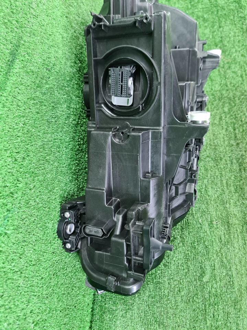 Фара правая BMW 8er G14 G15 G16 (2018-2022) Laser