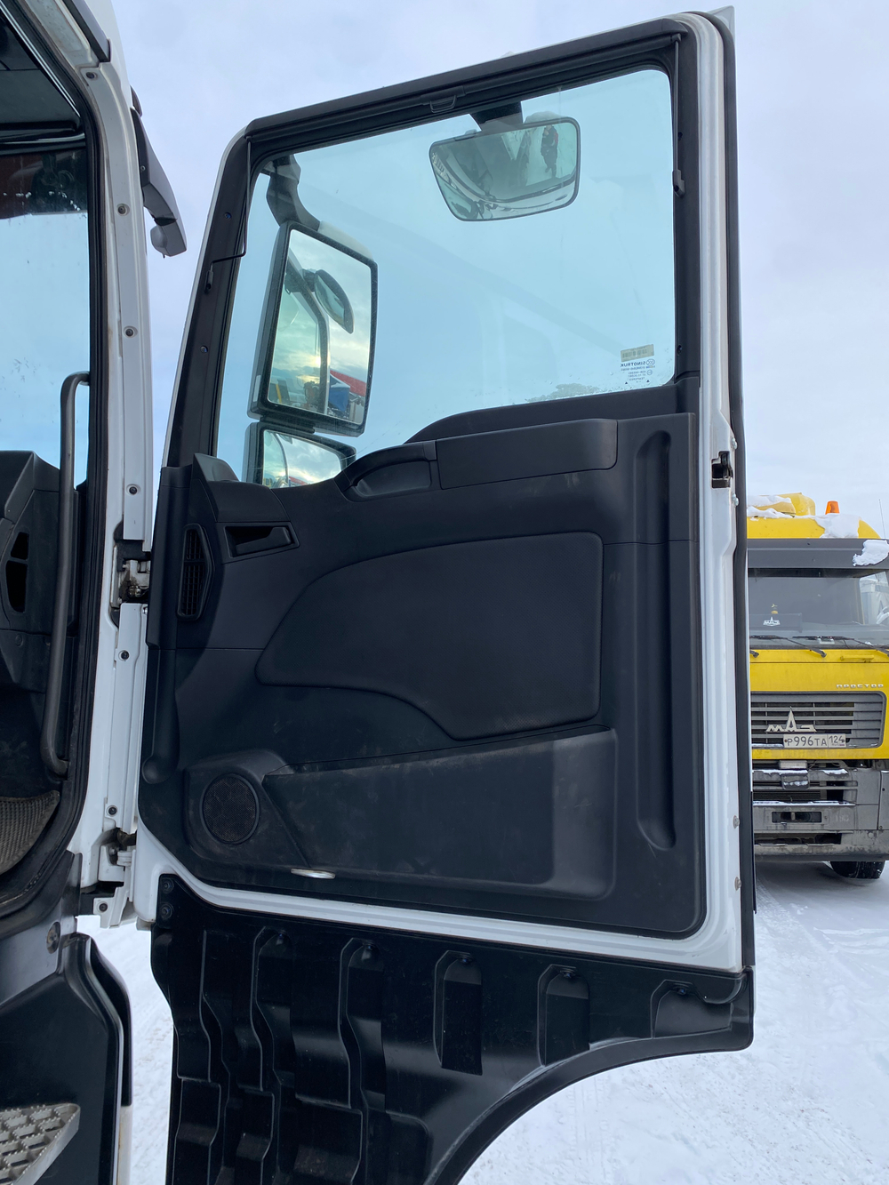 SITRAK C7H 6x4 Седельный тягач ZZ4256V364HE (Дизельный, 12,4 л, 540 л.с., МТ)