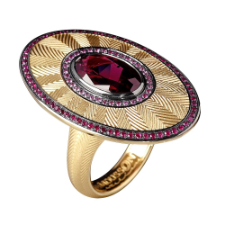 Кольцо с гранатом, рубинами и сапфирами, R0105-1/2