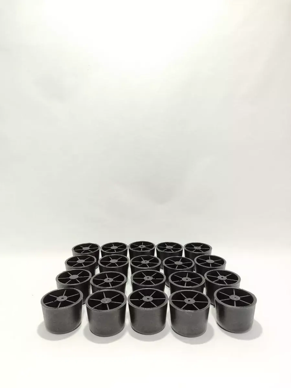 Пластиковые ножки для мебели дивана шкафа тумбочки стола