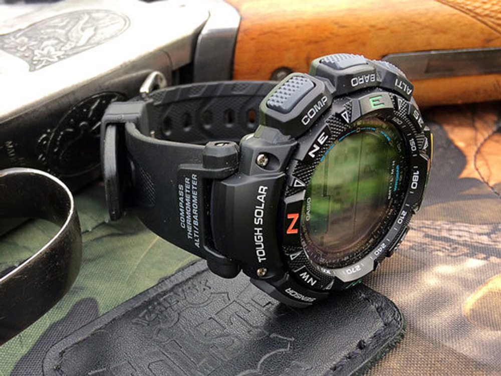 Японские наручные часы Casio Pro Trek PRG-240-1E