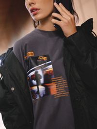 Лонгслив оверсайз с велюровым эффектом "Графит" женский