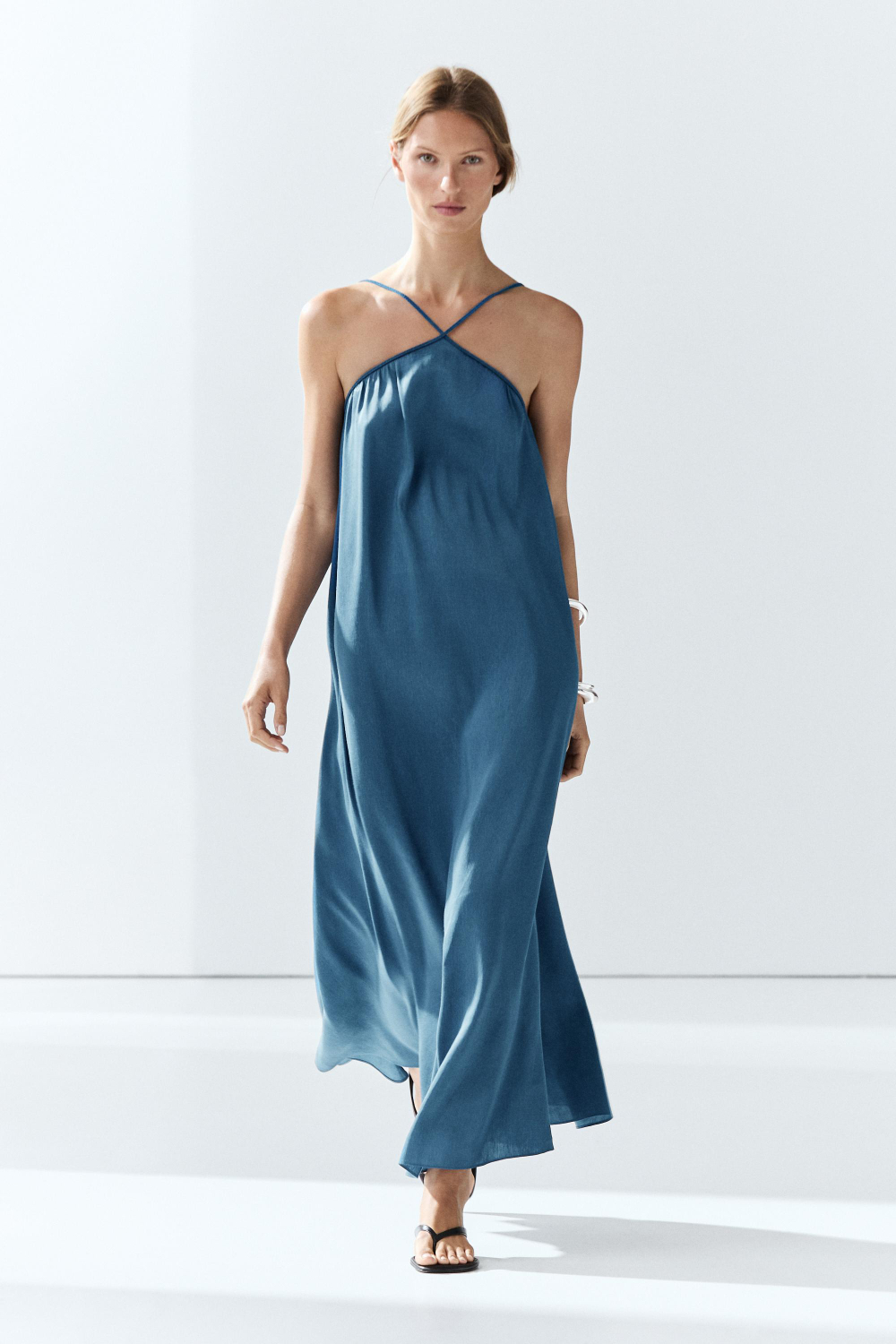 Massimo Dutti Длинное струящееся платье с перекрестными бретелями, синий