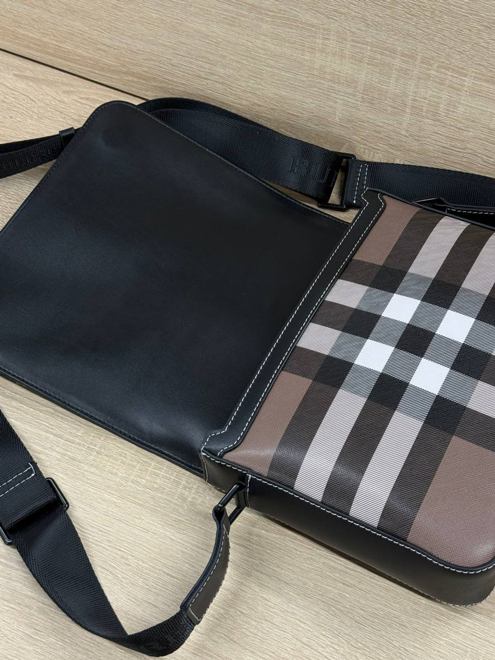 Сумка-мессенджер Burberry