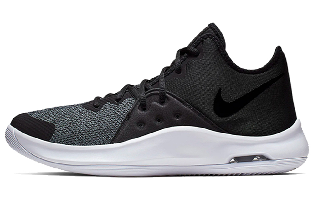 Кроссовки Nike Air Versitile 3