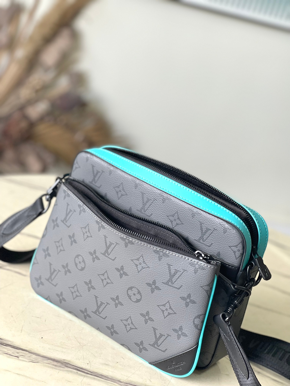 Louis Vuitton Trio Messenger