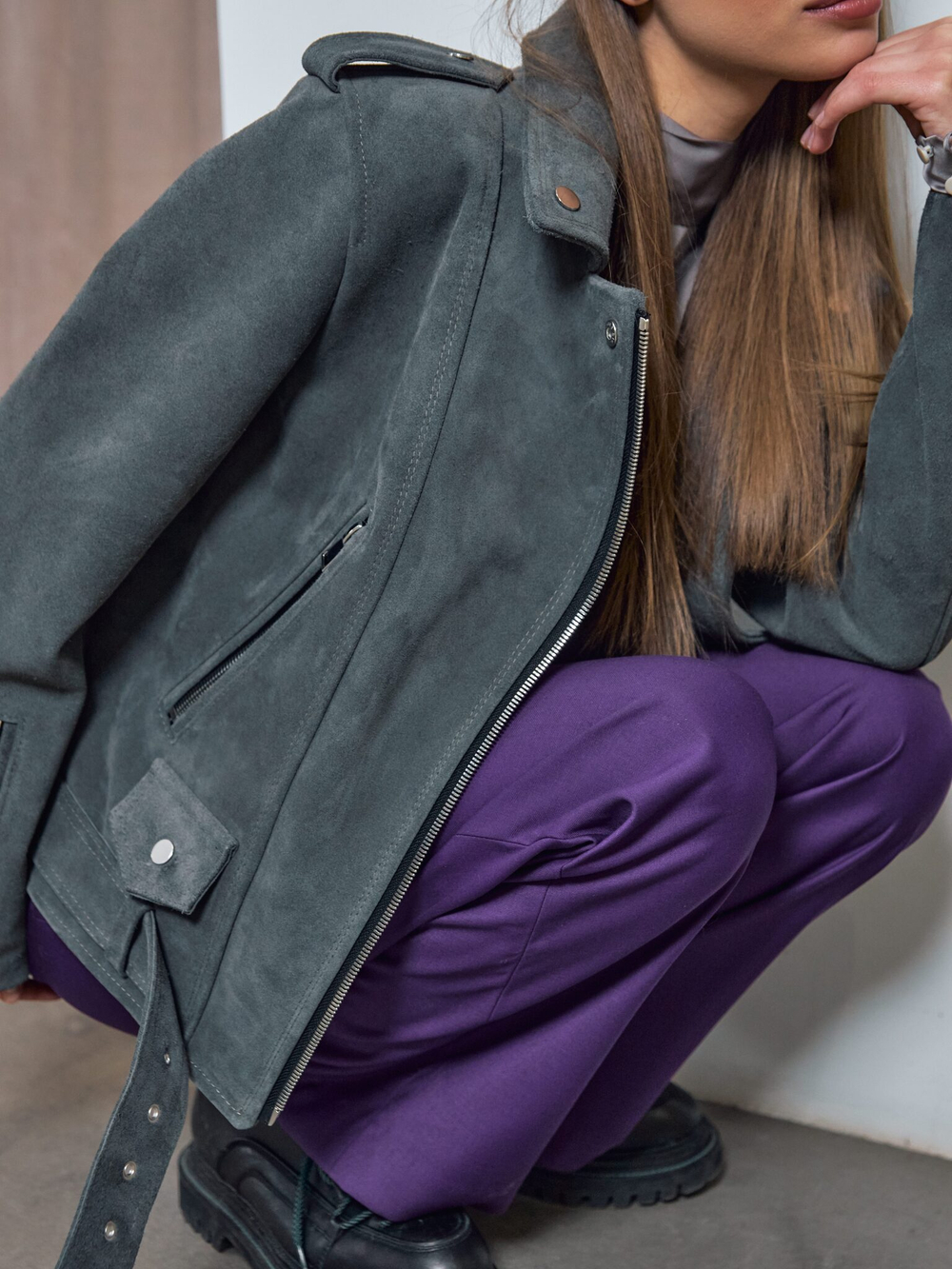 Косуха medium замшевая серая