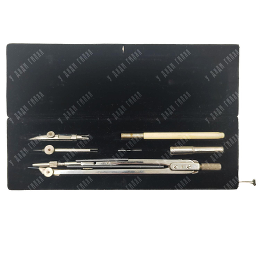 Советская готовальня №116. Сталь, графит, пенал из бархата и коленкора. Завод Авиаприбор, XX век.