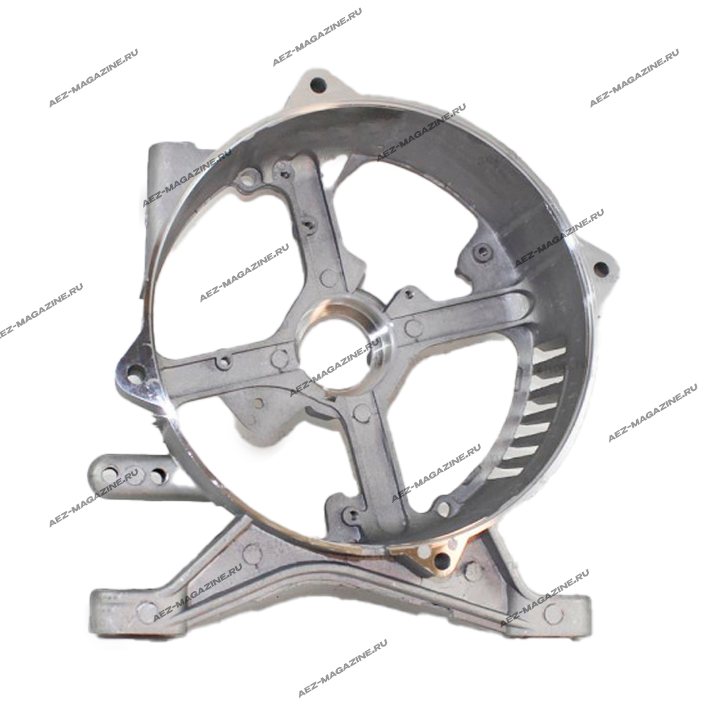 Задняя крышка бензогенератора, опора статора в скобках указана мощность (6,5)