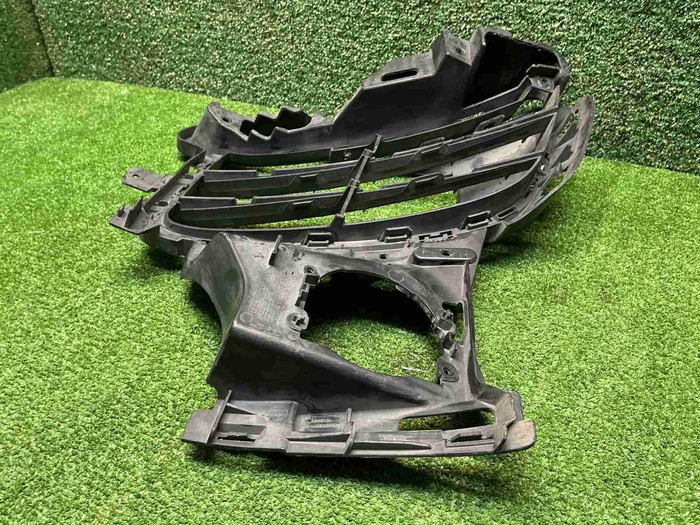 Решетка перед. бампера Porsche Cayenne 958 (14-18)