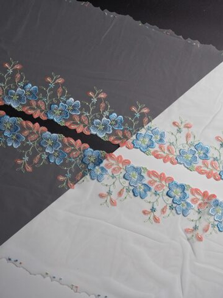 Вышивка на сетке светло-голубая с мультиколор ширина 22 см (2 стороны)