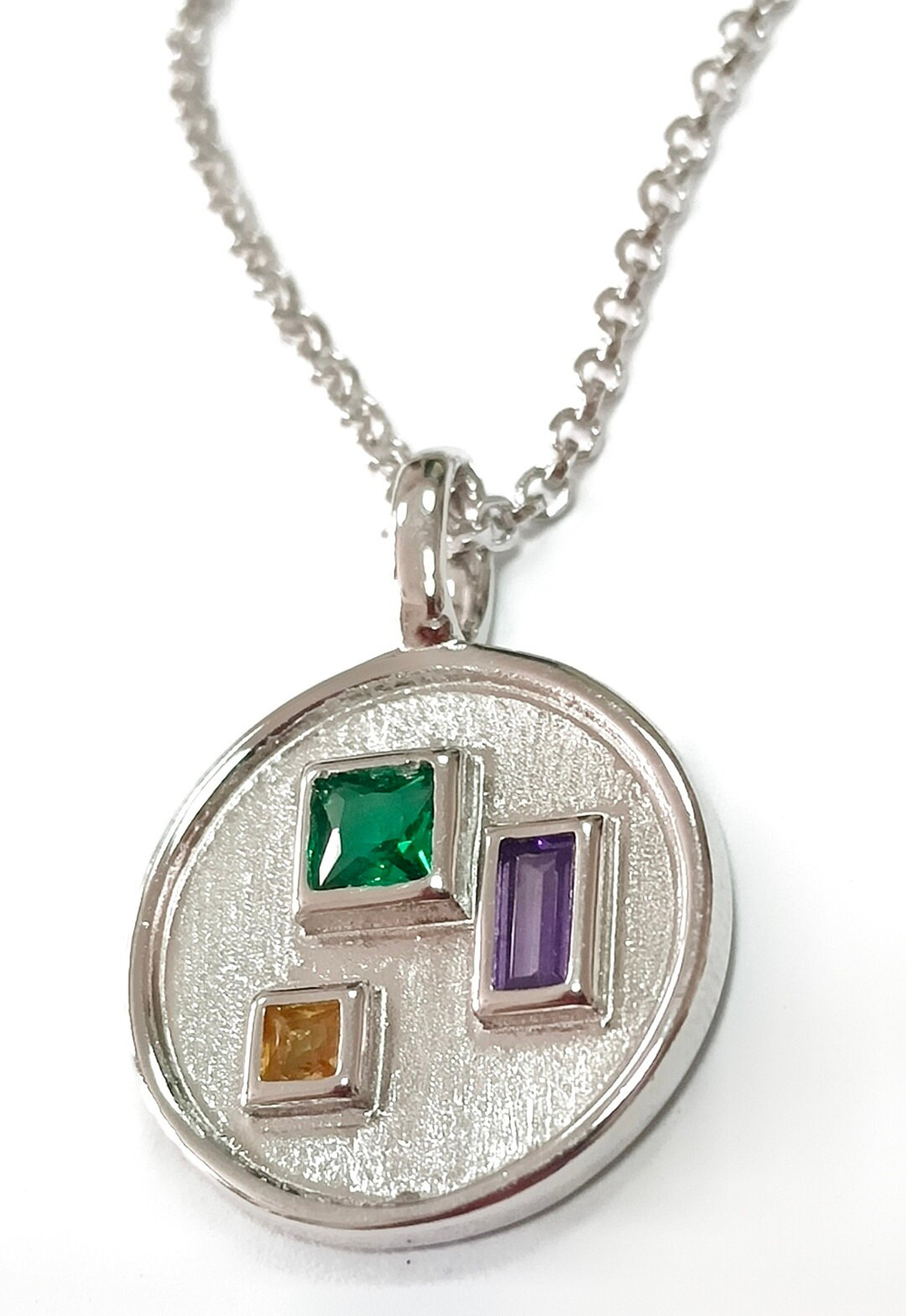 Ювелирное колье из серебра 925 пробы с фианитами