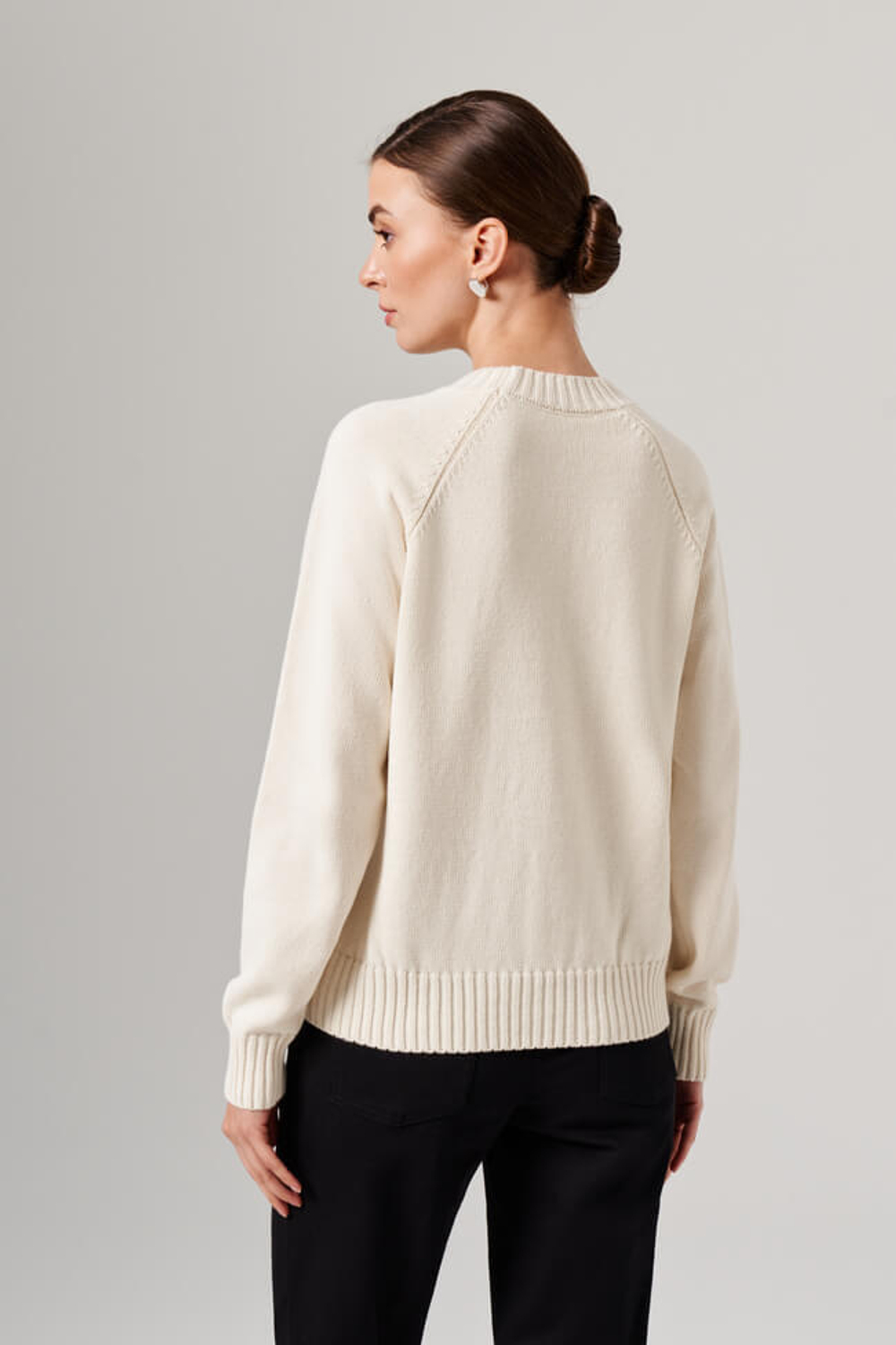 23169 Джемпер женский (молочный)