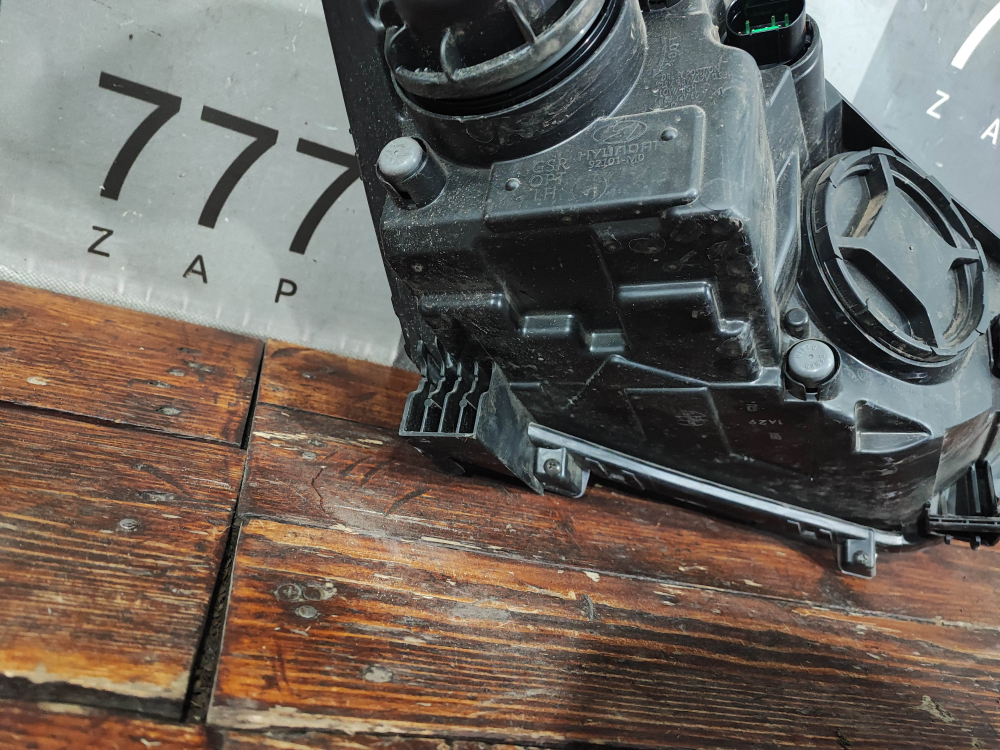 Фара левая галоген линза Hyundai Creta 1 (GS) 20-21 Б/У Оригинал 92101M0300