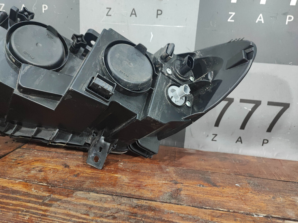 Фара правая LADA Niva Travel 20-нв Б/У Оригинал 21230371101080