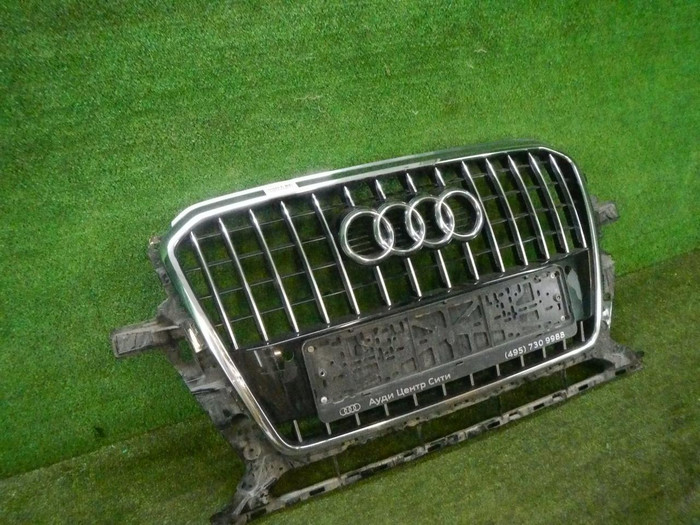 Решетка радиатора Audi Q5 1 8R (2012-2017)