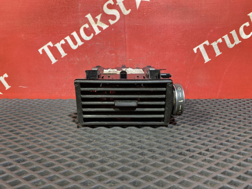 Дефлектор воздушный правый