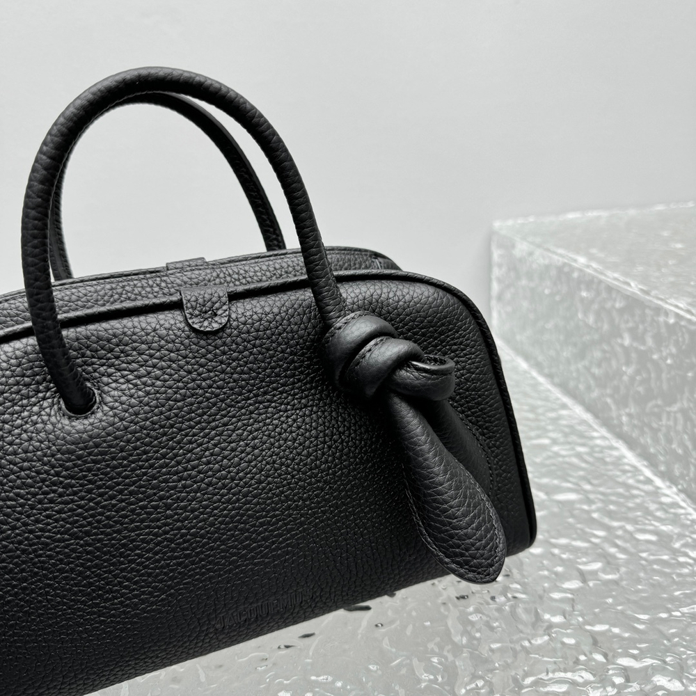 Jacquemus Small Turismo 26 cm