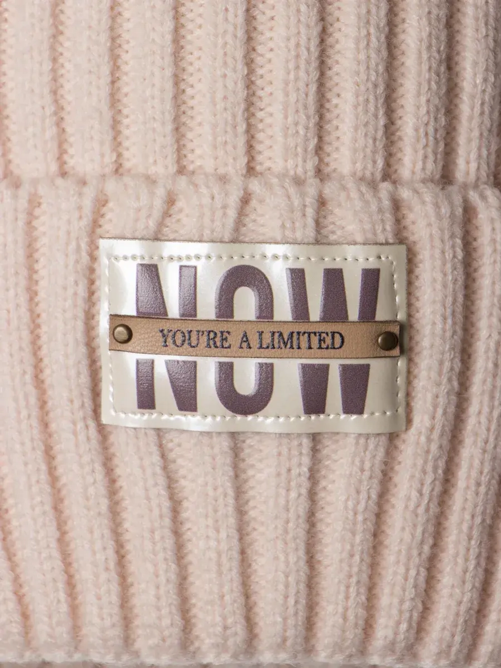 Шапка для девочки на осень