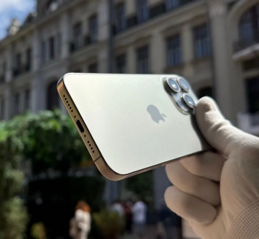 iPhone 15 Pro Max, 256 ГБ б/у