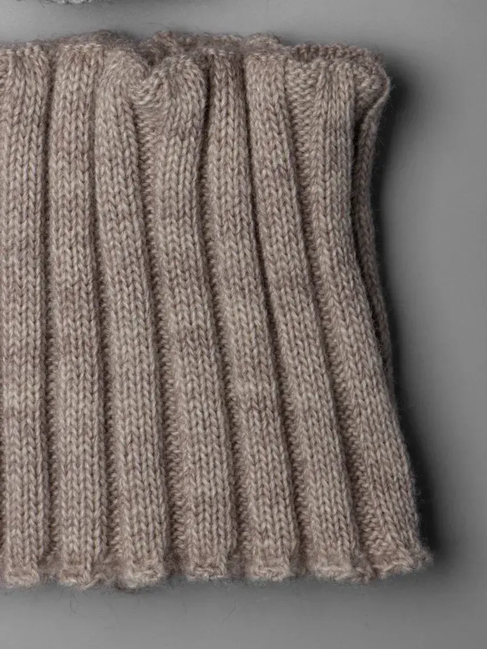 Шапка зимняя детская с помпоном на завязках и снуд