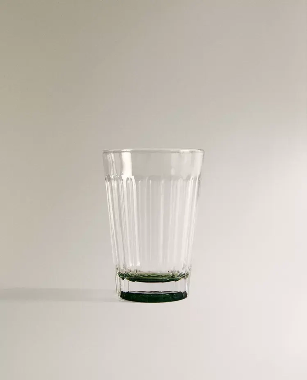 ZARA HOME СТАКАН ИЗ СТЕКЛА С РЕЛЬЕФНЫМ УЗОРОМ, ЗЕЛЕНЫЙ