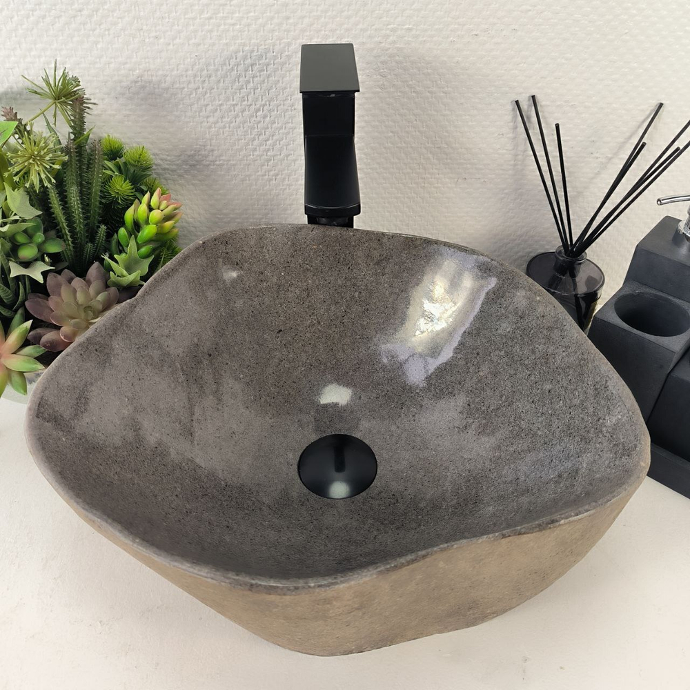 Раковина из речного камня RS-64991 40*36*15 0860