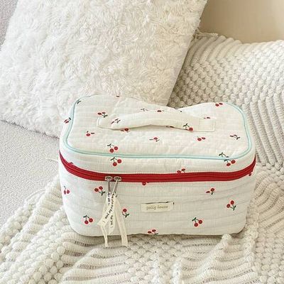 Косметичка Jolly House Вишня