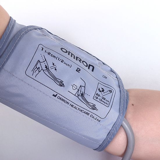 Тонометр Omron автоматический на плечо M2 Basic, веерообразная манжета 22-32 см, HEM-7121-RU