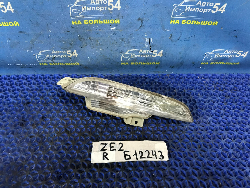 Повторитель в бампер правый Honda INSIGHT 2009-2011