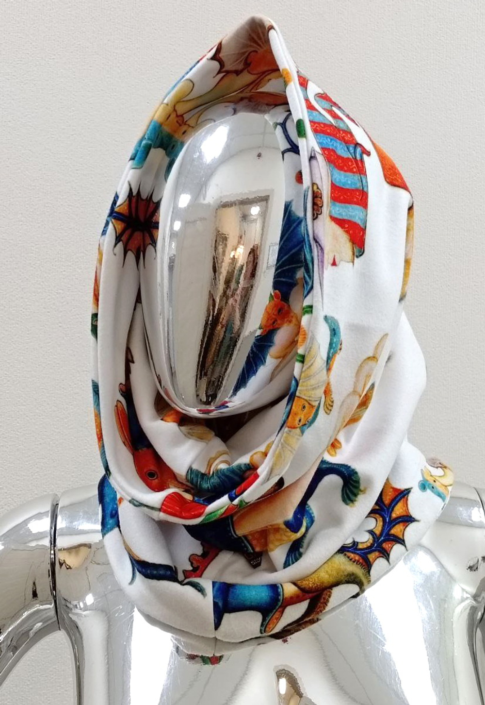 Двусторонний снуд «Фантасмагория» по мотивам иллюстраций Псалтыри Латтрелла