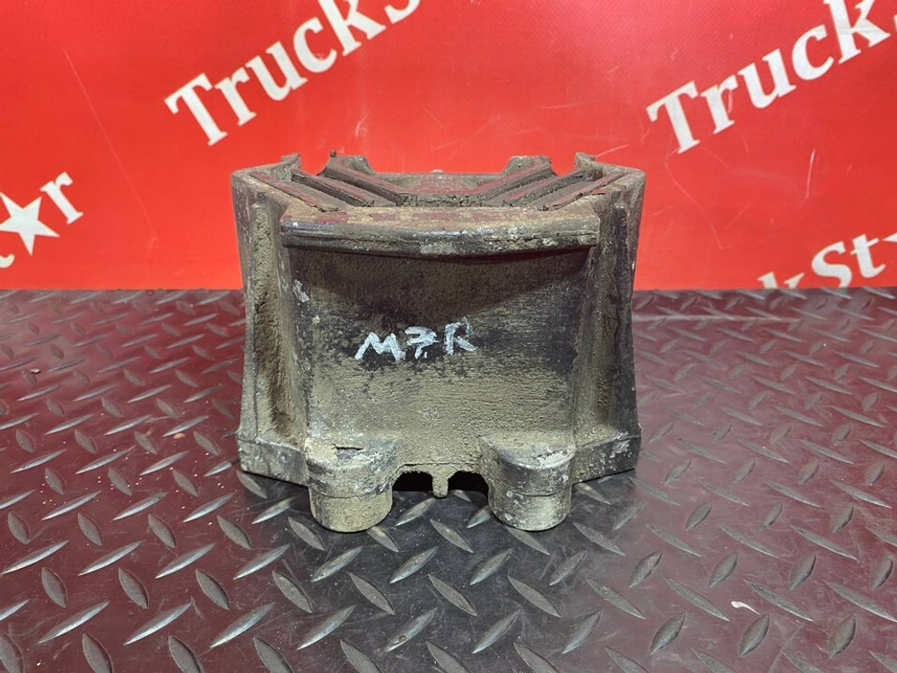 Подушка двигателя передняя