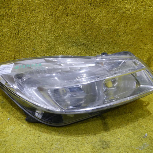 Битая Фара правая Opel Insignia (2008-2013) Галоген