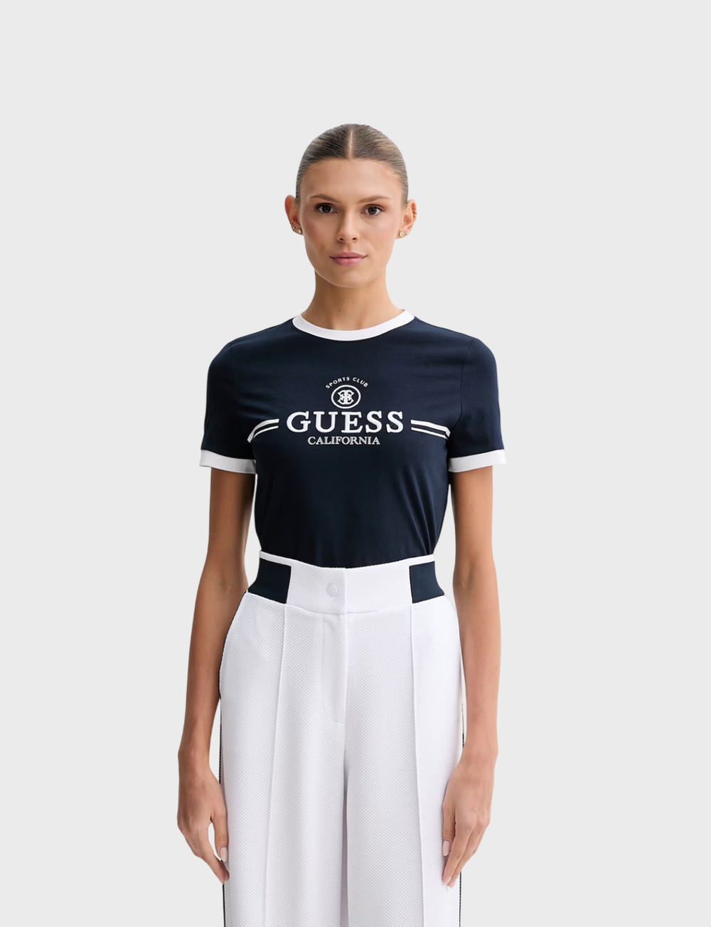 Футболка GUESS