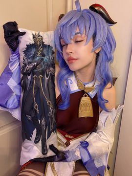 Мини дакимакура Капитано Геншин Импакт арт. M1307, 60х20 см