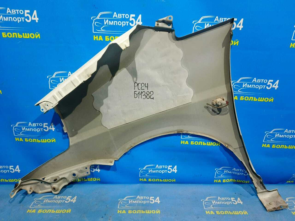 Крыло переднее правое NISSAN SERENA 1999-2005