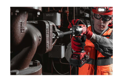 Аккумуляторный гайковёрт Milwaukee M18 FMTIW2F12-502X  FUEL 4933478450