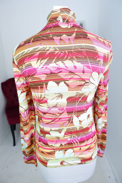 Водолазка с ярким принтом, визуально 44 размер