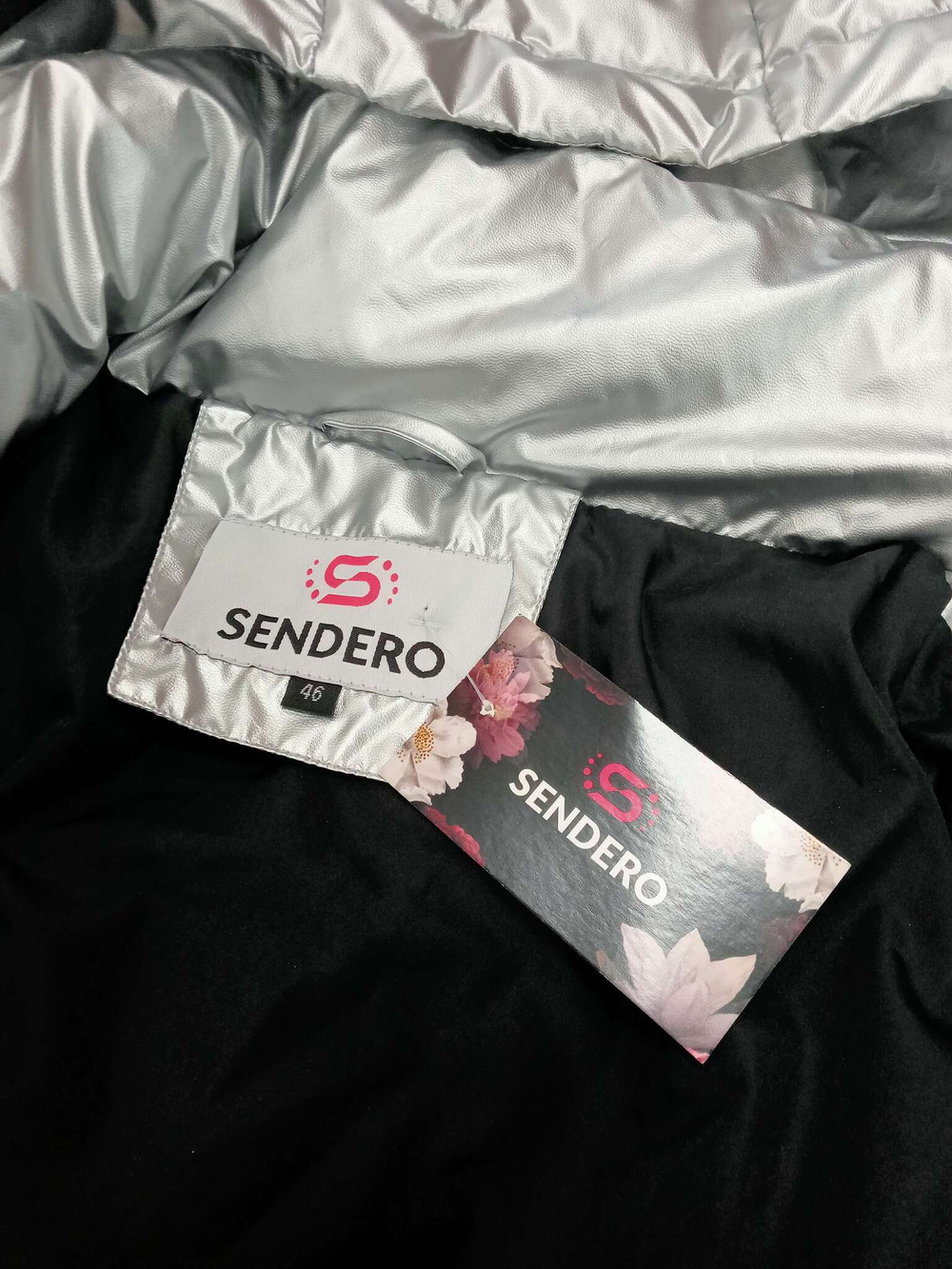 Пальто женское SENDERO зимнее экокожа,цвет маталлик серебренный . Длинный с капюшоном. Россия. Размер 46 русский.