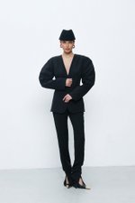 Пиджак с объемными рукавами