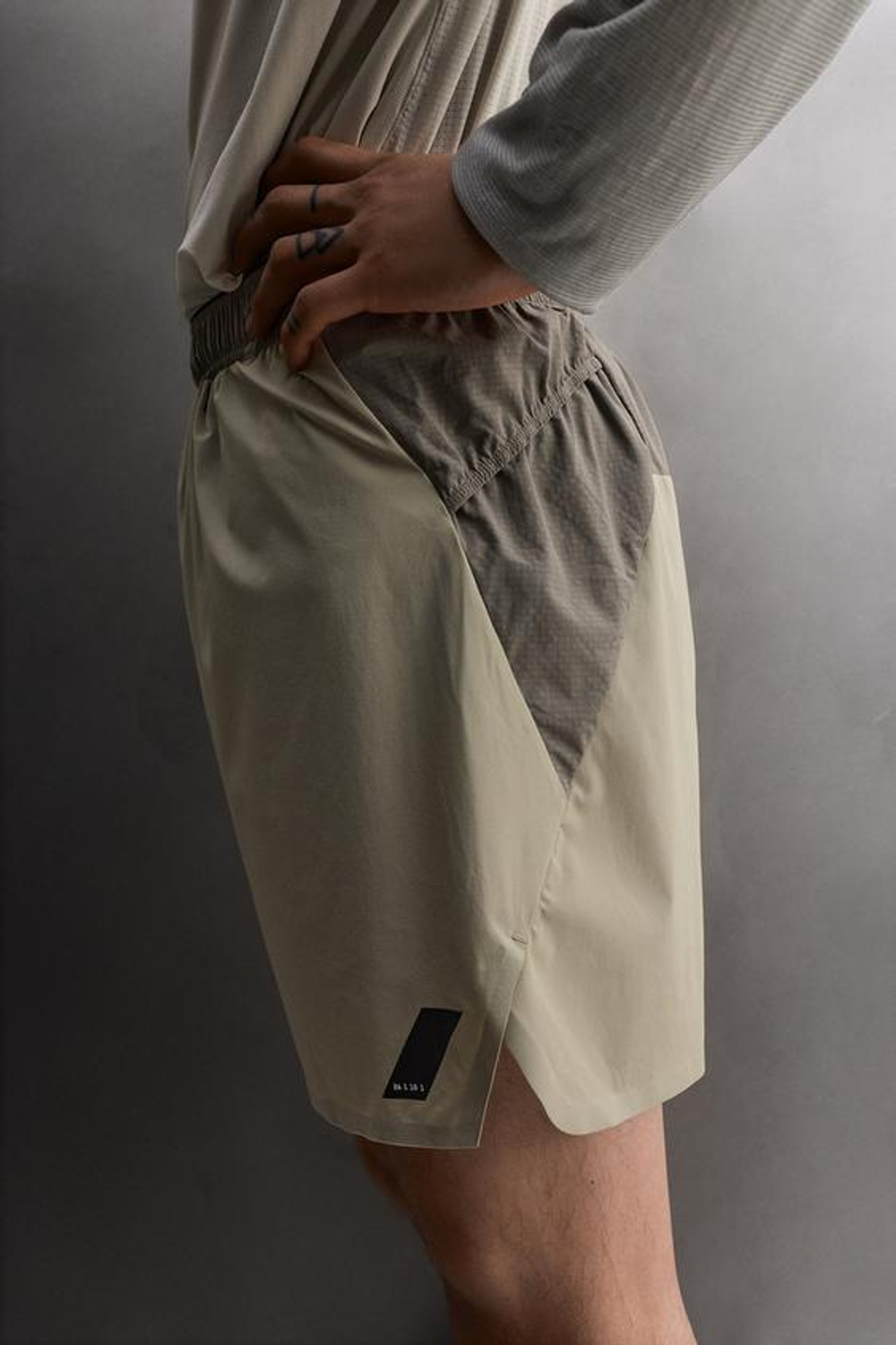 ZARA КОМБИНИРОВАННЫЕ ШОРТЫ ДЛЯ ТРЕЙЛРАННИНГА 7”, СЕРЫЙ