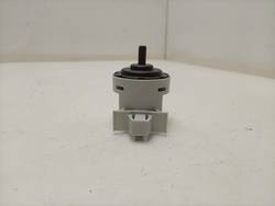 WSPE6H612A кт41 Датчик уровня воды (прессостат) для стиральной машины Beko 2828170500 б/у