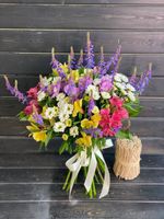 Букет с дельфиниумом