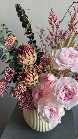 Композиция в кашпо Аришок