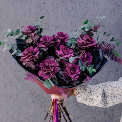 54. Дерзкий насыщенный букет с брассикой