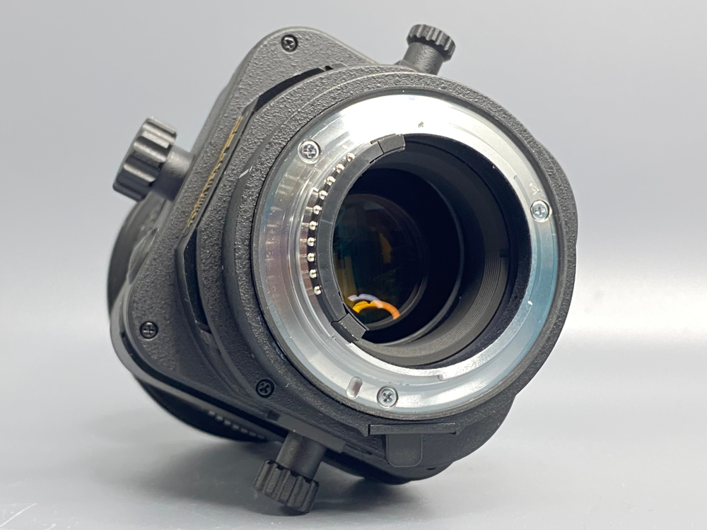 Nikon 45mm 2.8D ED PC-E Micro Nikkor