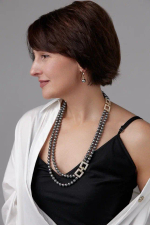 Колье "Эмили" зеленый жемчуг с серебряной застежкой из кубических микроцирконов