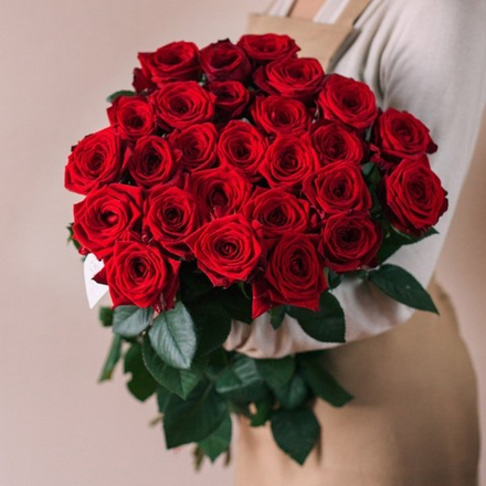 Букет 25 красных роз Red Naomi