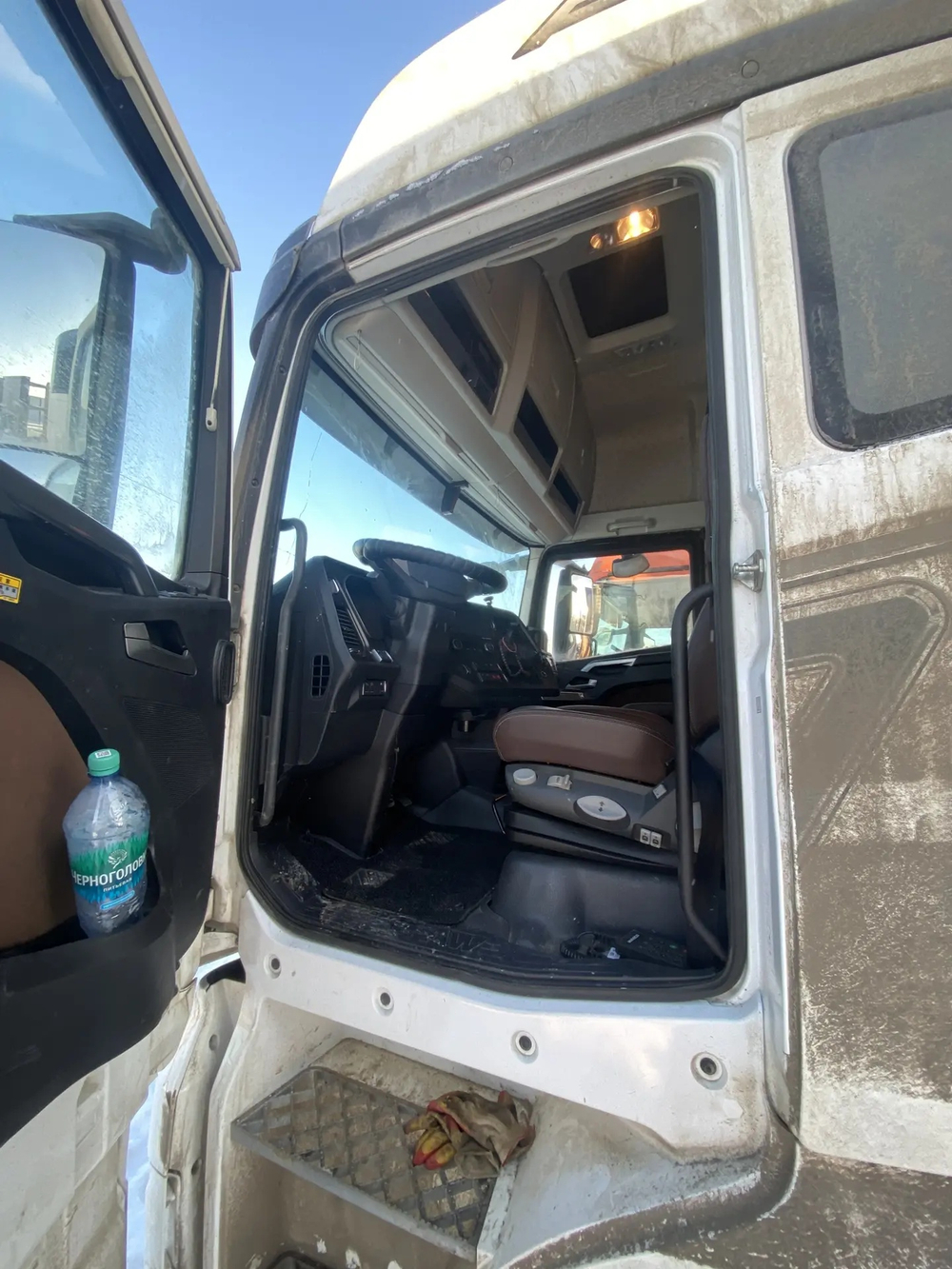 FAW J7 4x2 Седельный тягач CA4180P77K25E5 (Дизельный, 12,5 л, 553 л.с., АТ)